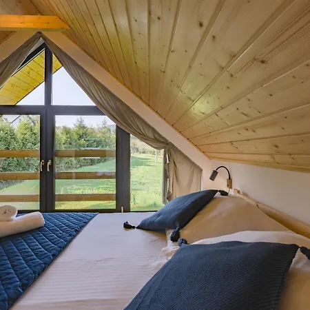Ferienhaus Piotrowiczowka Osada W Szczyrzycu