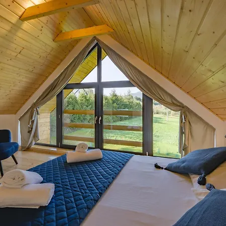 Piotrowiczowka Osada W Szczyrzycu Ferienhaus *